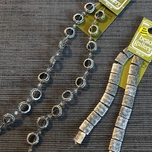 ANT SILVER PLTD CARVED SQUARE, BEAD FRAME CIRCLES